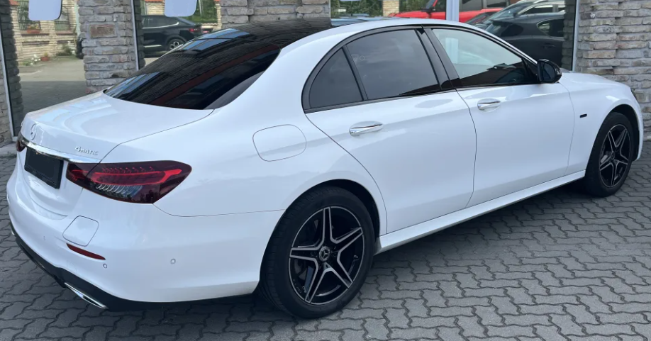 MERCEDES E 300E Bérlés