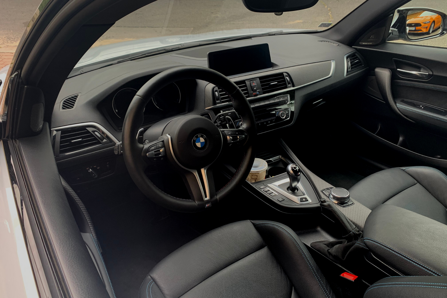 BMW M2 Competition - utcai vezetés- ajándékkártya