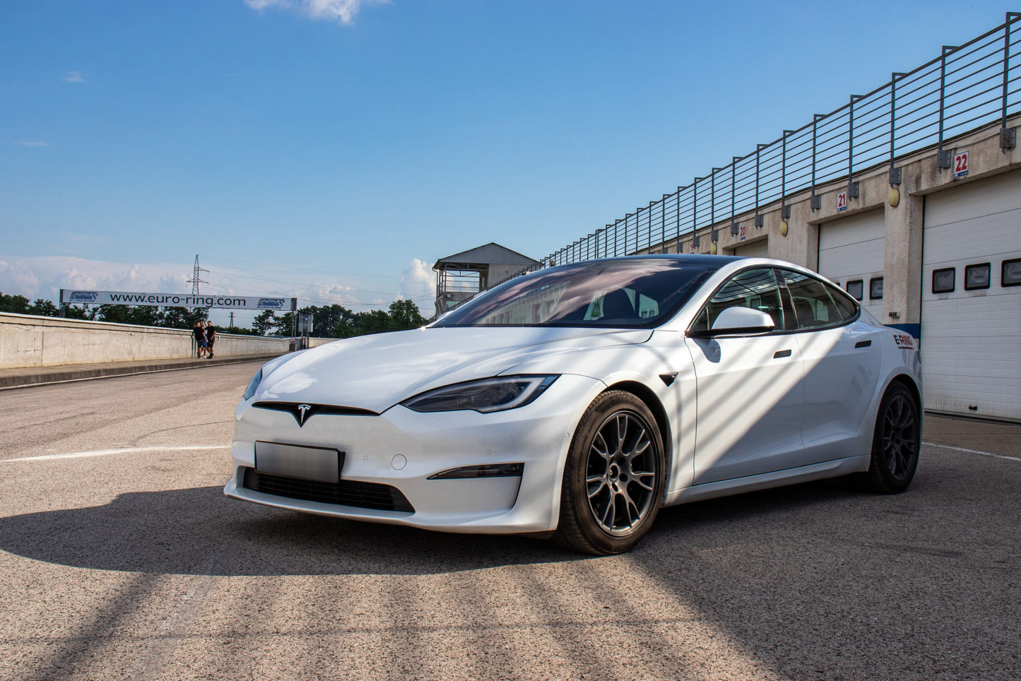 Tesla Model S Plaid - Kakucsring - ajándékkártya