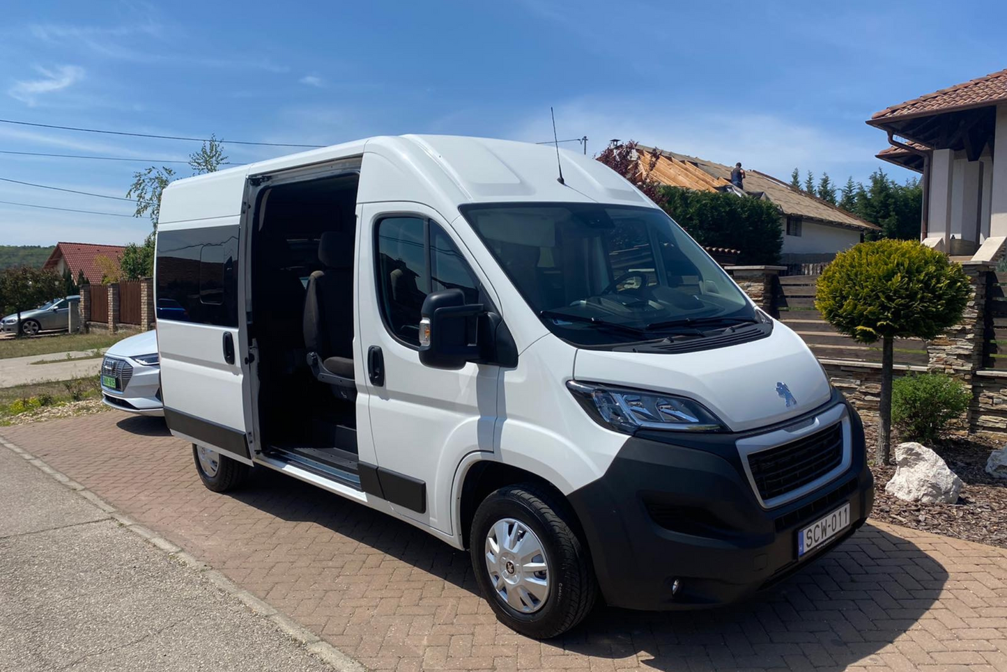 PEUGEOT BOXER - 9 FŐS KISBUSZ - 2020 Bérlés