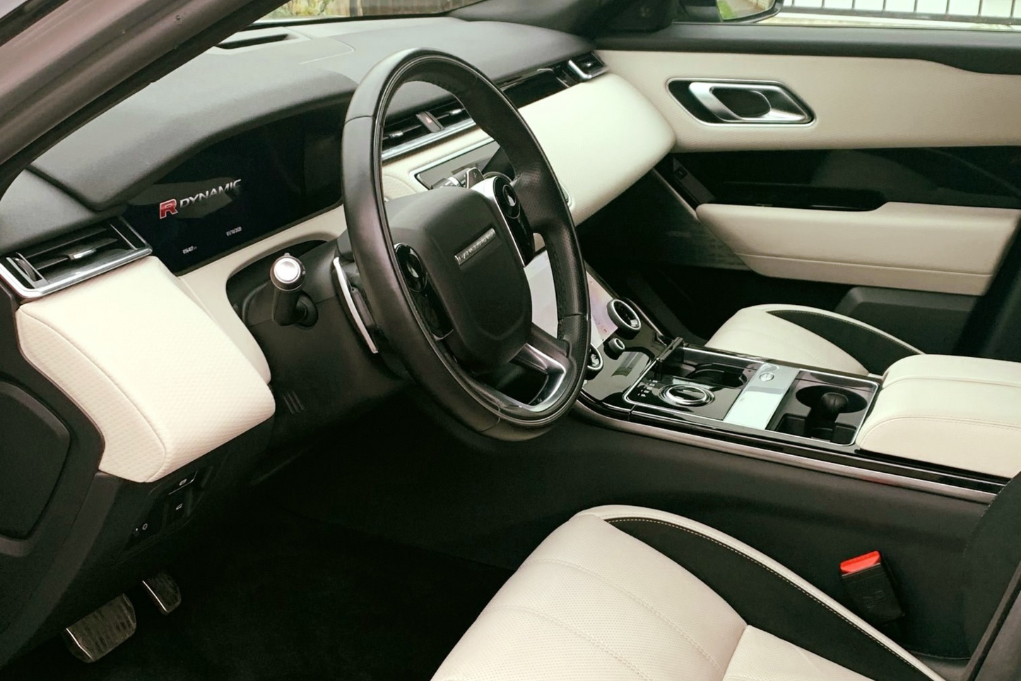 RANGE ROVER VELAR D300 R DYNAMIC Bérlés