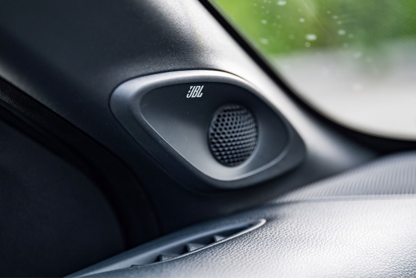 TOYOTA AYGO X CROSS TARGA JBL Bérlés