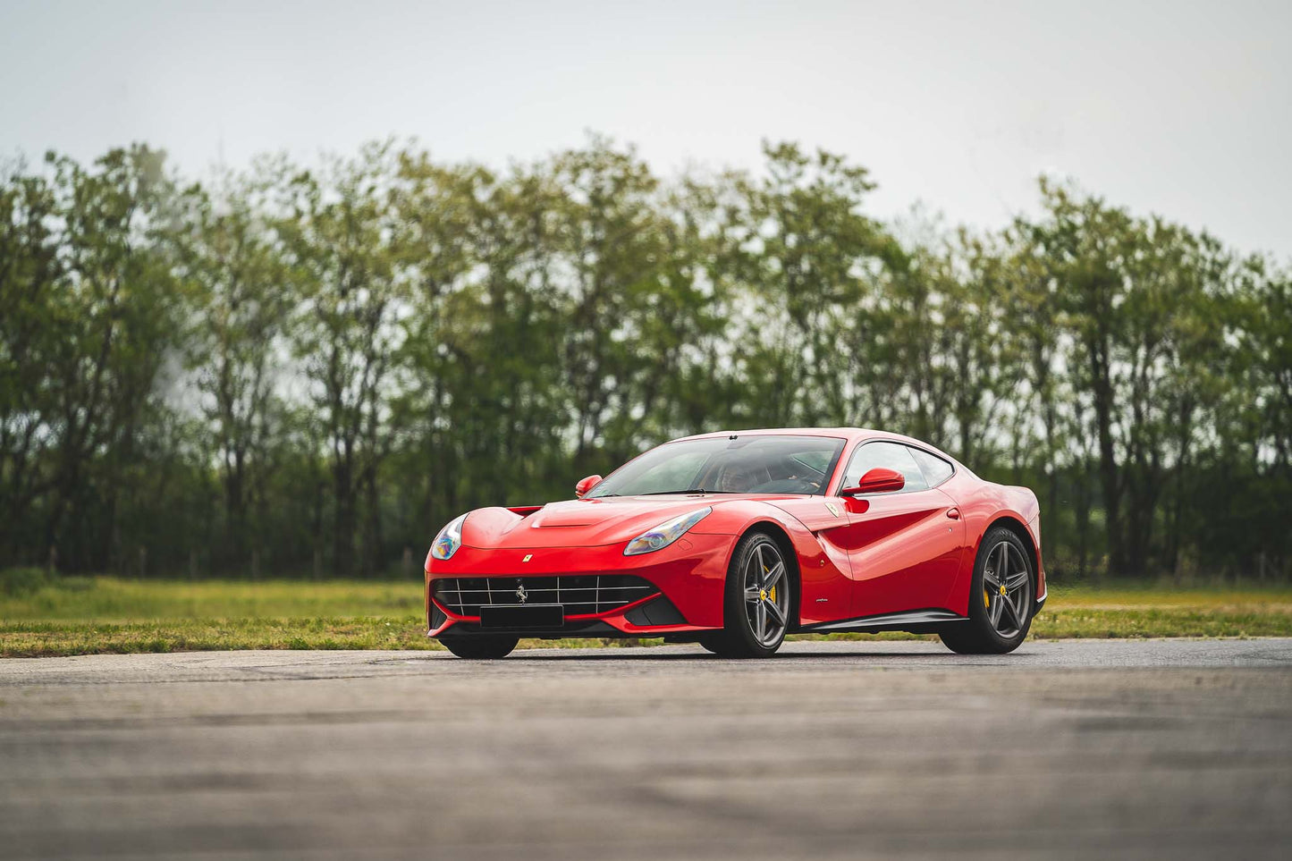 FERRARI F12 BERLINETTA Bérlés
