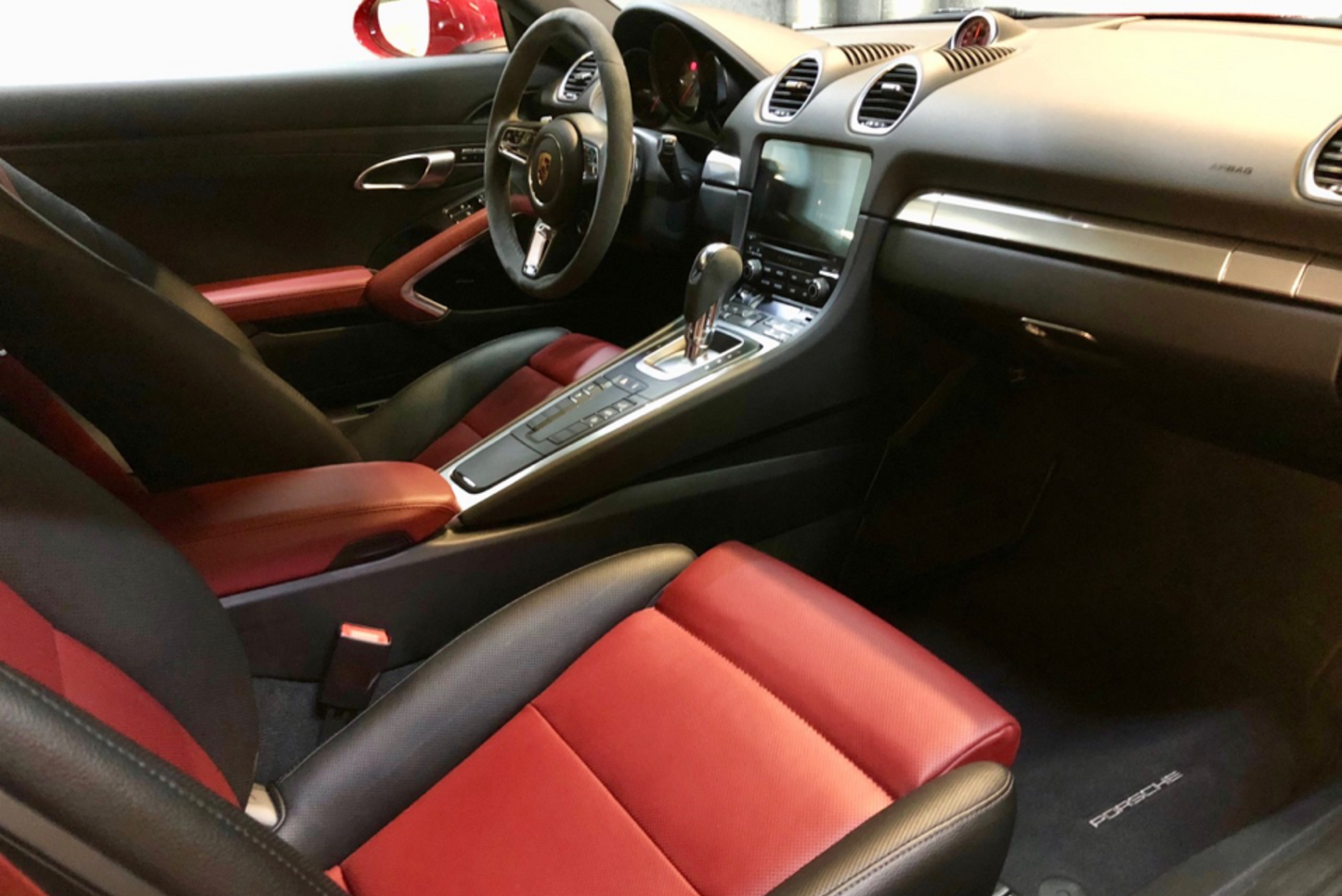 Porsche 718 Cayman S - Utcai vezetés - ajándékkártya