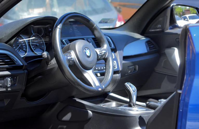 BMW 235I CABRIO Bérlés