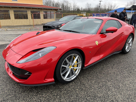 Ferrari 812 Superfast - Kakucsring - ajándékkártya